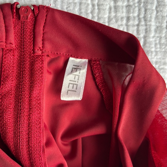 Elegant Sleeveless Maroon Bodysuit - Picture 5 of 6